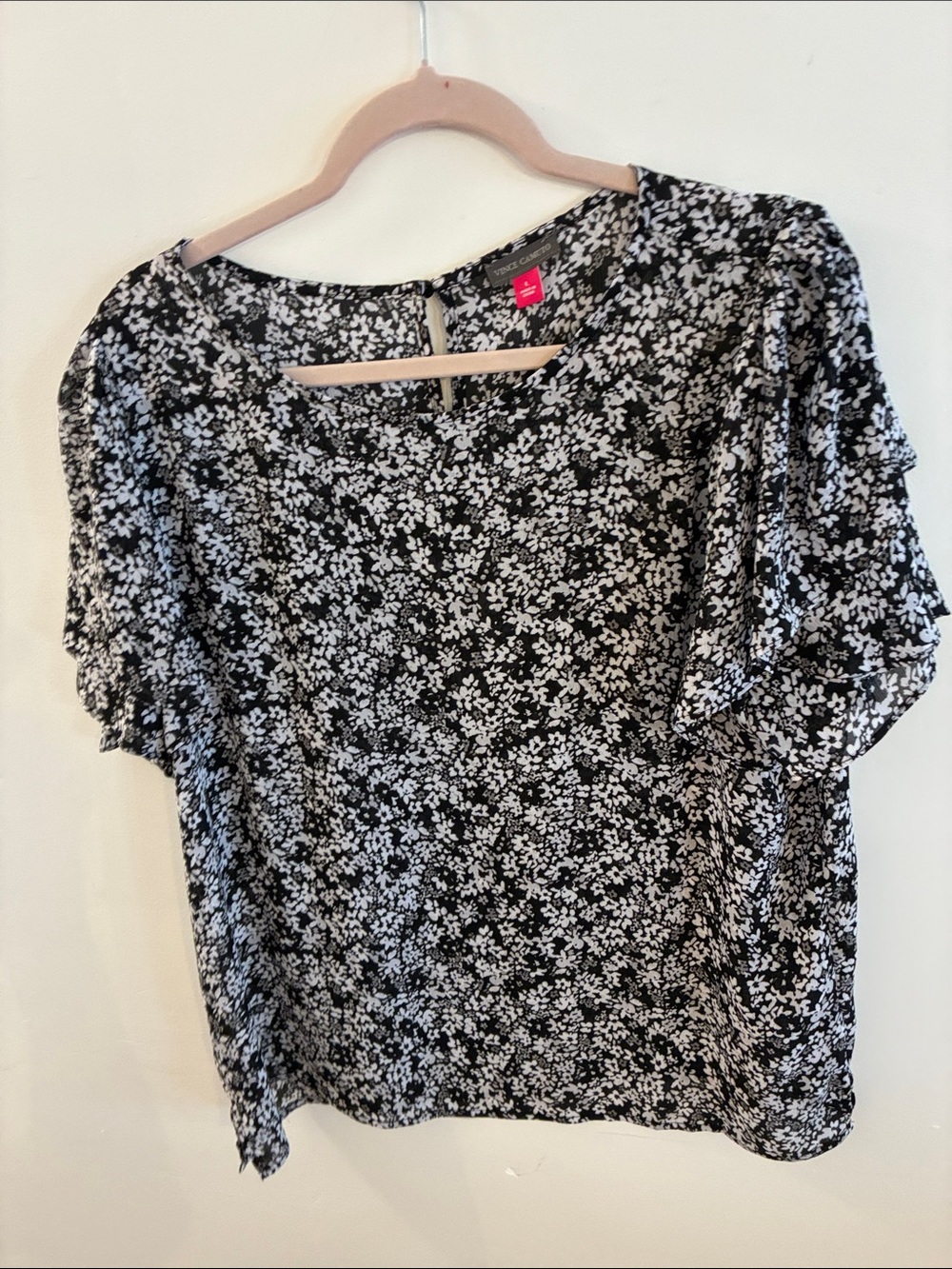 Vince Camuto Black and White Floral RomanticDitzy RuffleShort Sleeve Blouse Sz L